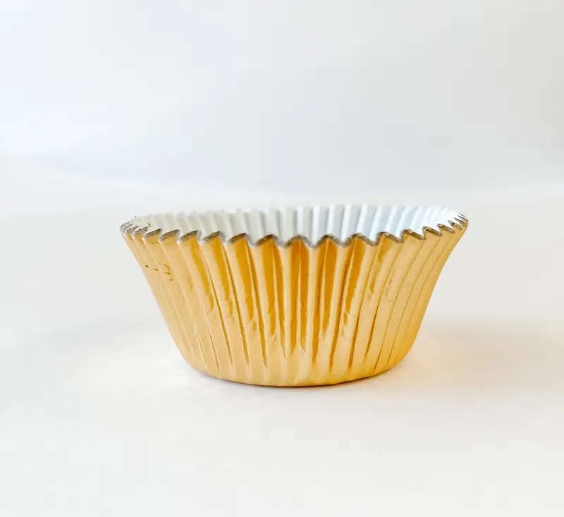 Gold Metallic Foil Cupcake Liners – 2" Round Liners, 500-Pack (U5130) 1