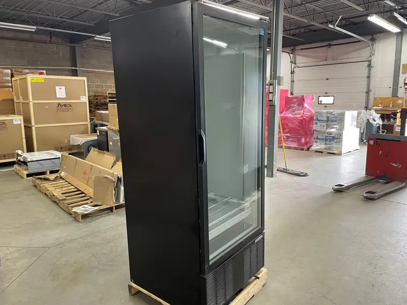 Habco Esm28Hctd 30" Single-Glass Merchandising Refrigerator – Scratch & Dent 1
