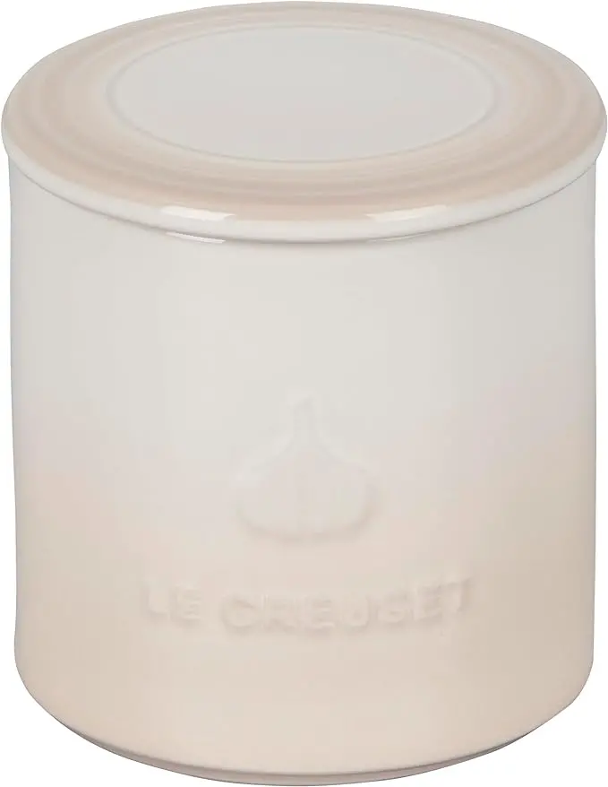 Le Creuset 14-Ounce Garlic Keeper – Soft Meringue 1