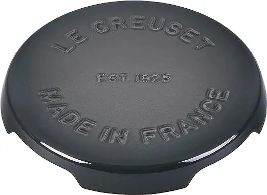 Le Creuset 8.8-Inch Signature Silicone-Trivet – Oyster Beige 1