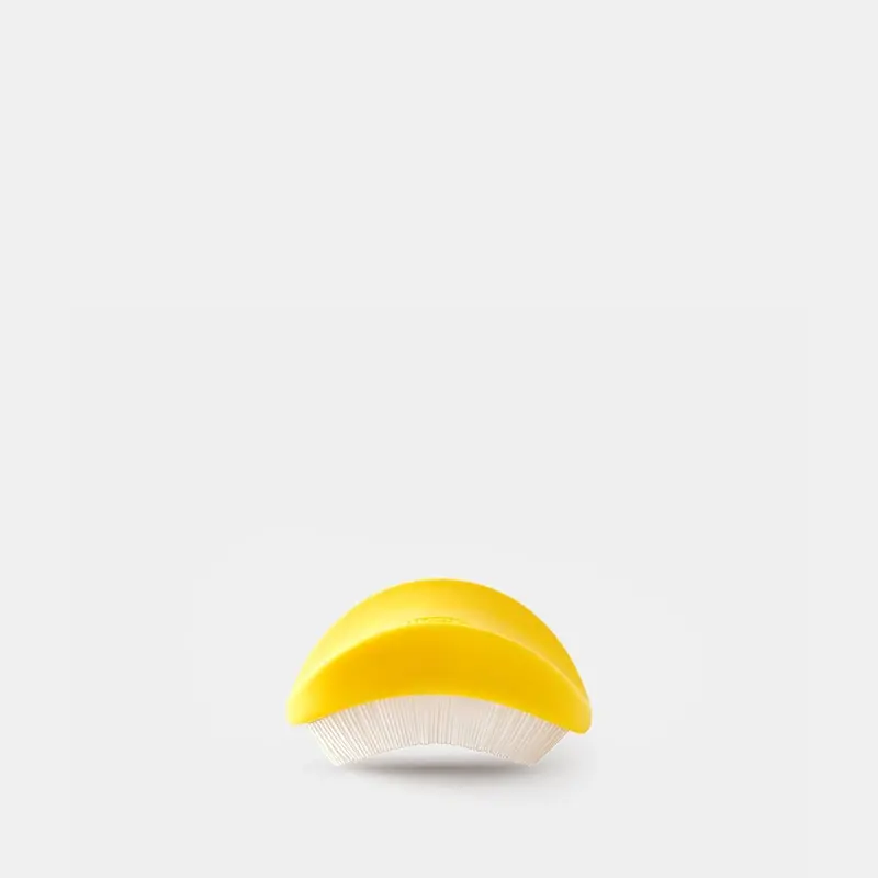 Silkster Soft-Bristle Corn Brush 1