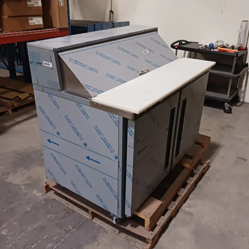 Traulsen Clpt-4812-Sd-Lr Centerline Prep Table – Double-Door Salad/Sandwich Unit, 48" Refrigerated – Scratch & Dent – Final Clearance 1